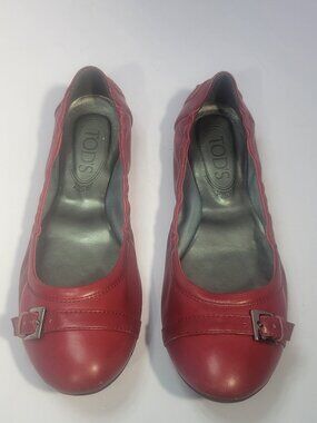 TOD'S Gommino Women's Size 37 EU Red Leather Belt Driving Ballet Scrunch Shoes